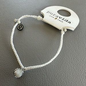 Pura Vida Tiny Seashell Bracelet